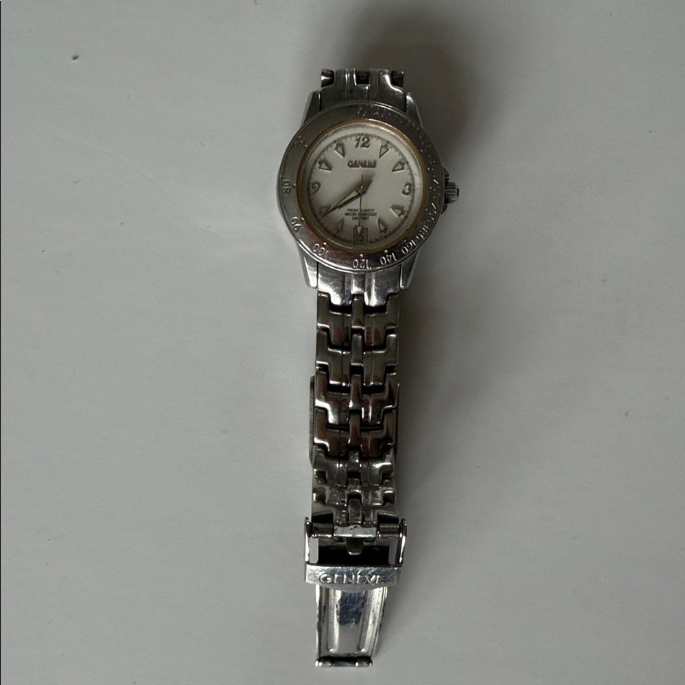 Vintage Geneve Stainless Steele Water Resistant Watch New Battery Swiss Quartz